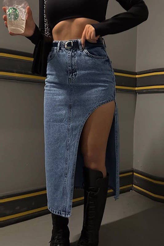 Rebel Curve Skirt